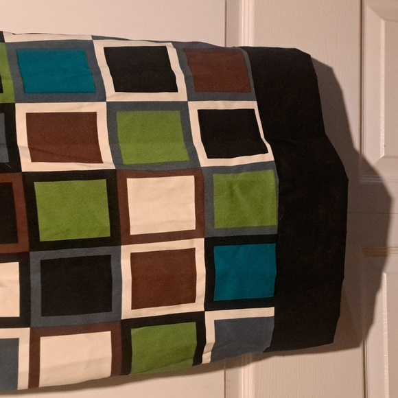 Colorful Geometric Dress With back zipper and neck buttons Size 12 - Picture 4 of 8